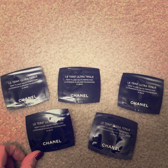 CHANEL Other - 5 CHANEL foundation testers